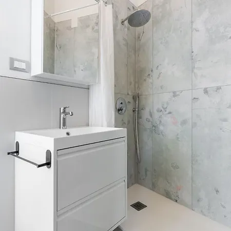 Urban Nest Flat Iron Apartment Bologna