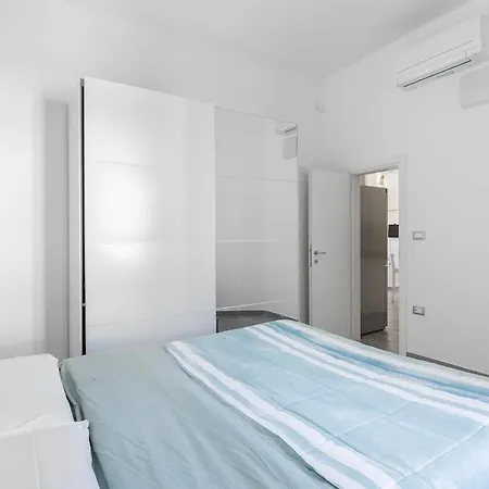 Urban Nest Flat Iron *