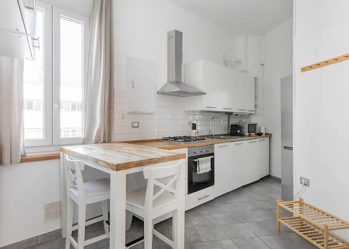 Urban Nest Flat Iron *