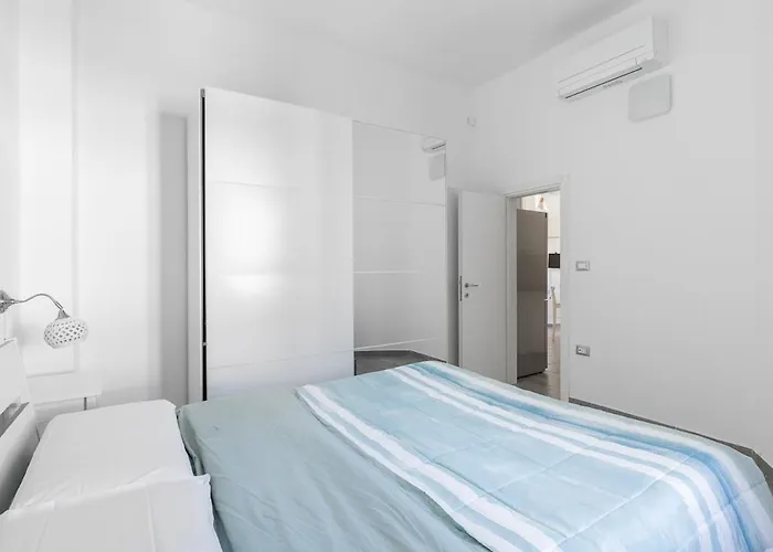 Urban Nest Flat Iron *