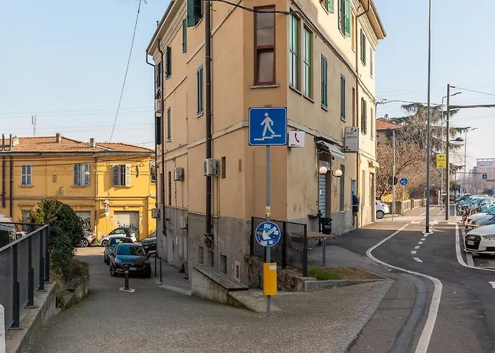 Urban Nest Flat Iron Apartment *