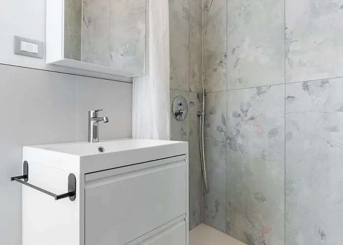 Urban Nest Flat Iron Apartment Bologna