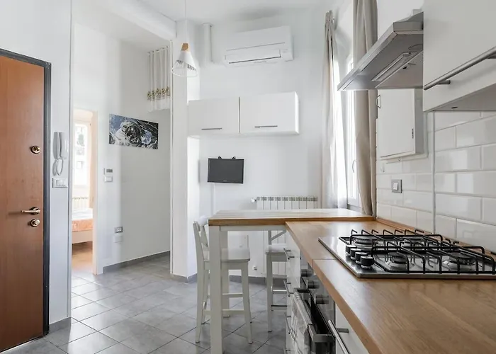 Urban Nest Flat Iron Apartment *